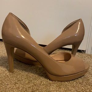 Tahari Nude heels